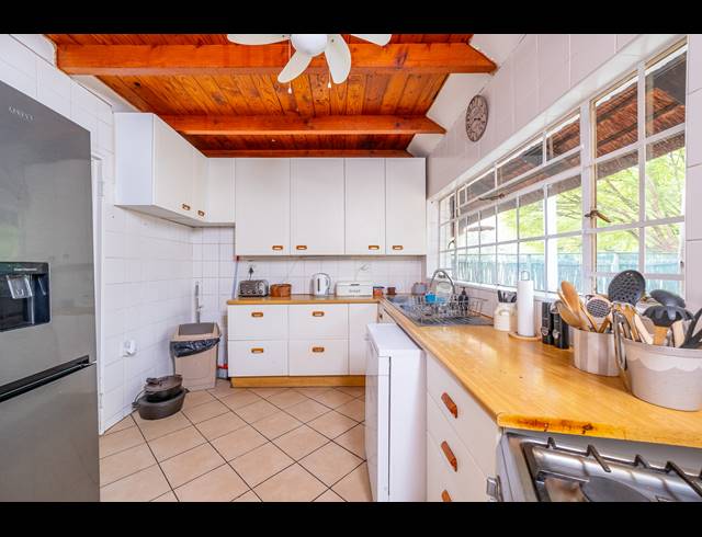 5 BEDROOM HOUSE FOR SALE IN NORTH RIDING AH